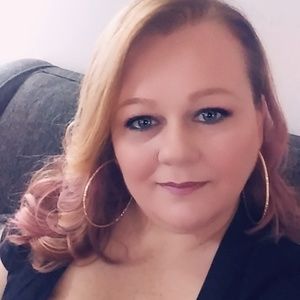 Meet your Posher, Gloria